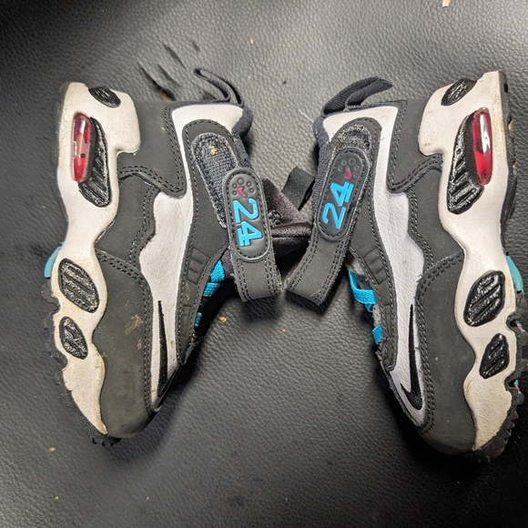 Nike - Picture 3 of 4